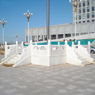 雕塑在校園中有什么作用？