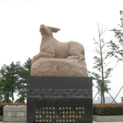 制作砂巖雕塑應(yīng)該怎樣選擇石材？