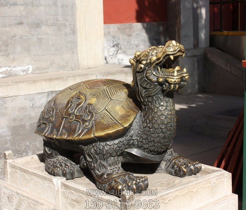公園里擺放的張嘴的玻璃鋼創(chuàng)意龍龜?shù)袼?>
                                <h2>公園里擺放的張嘴的玻璃鋼創(chuàng)意龍龜?shù)袼?參數(shù)說(shuō)明</h2>
                                                                        <table>
                                      <tr>
                                        <th>產(chǎn)品標(biāo)題</th>
                                        <td>公園里擺放的張嘴的玻璃鋼創(chuàng)意龍龜?shù)袼?/td>
                                      </tr>
                                      <tr>
                                        <th>發(fā)布時(shí)間</th>
                                        <td>2023-05-30 12:25</td>
                                      </tr>
                                      <tr>
                                        <th>價(jià)格</th>
                                        <td><span>電話咨詢</td>
                                      </tr>
                                                                              <tr>
                                          <th>雕刻內(nèi)容</th>
                                          <td>龍、龍龜</td>
                                        </tr>
                                                                              <tr>
                                          <th>應(yīng)用場(chǎng)所</th>
                                          <td>公園</td>
                                        </tr>
                                                                              <tr>
                                          <th>制作材質(zhì)</th>
                                          <td>玻璃鋼</td>
                                        </tr>
                                                                          </table>
                                <h2>公園里擺放的張嘴的玻璃鋼創(chuàng)意龍龜?shù)袼?詳細(xì)說(shuō)明</h2>
                                <p>玉海雕塑是一家綜合性的雕塑公司，擁有多款公園里擺放的張嘴的玻璃鋼創(chuàng)意龍龜?shù)袼苣Ｐ?，可加工定制多種公園里擺放的張嘴的玻璃鋼創(chuàng)意龍龜?shù)袼?，支持材質(zhì)、樣式、風(fēng)格、尺寸大小等方面的調(diào)整修改定制。我們所加工制作的公園里擺放的張嘴的玻璃鋼創(chuàng)意龍龜?shù)袼苜|(zhì)優(yōu)價(jià)廉，遍布全國(guó)多個(gè)省市地區(qū)，想要了解更多案例圖片，請(qǐng)電話或微信咨詢。材質(zhì)、大小、樣式等都可以按需定制，還可根據(jù)您提供給的公園里擺放的張嘴的玻璃鋼創(chuàng)意龍龜?shù)袼軜訄D進(jìn)行制作！如有相關(guān)需求，歡迎致電（微信同號(hào)）：<span>150-3119-9663</span></p>
                                                                <div   class=