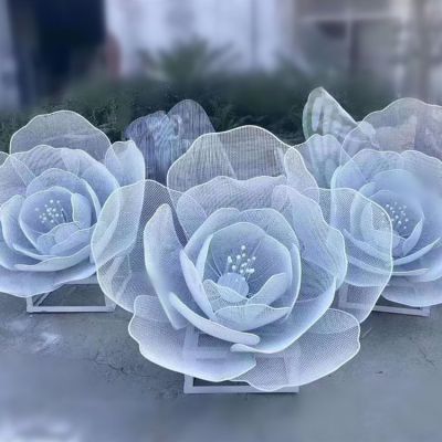 園林?jǐn)[放不銹鋼創(chuàng)新網(wǎng)格花朵景觀(guān)雕塑
