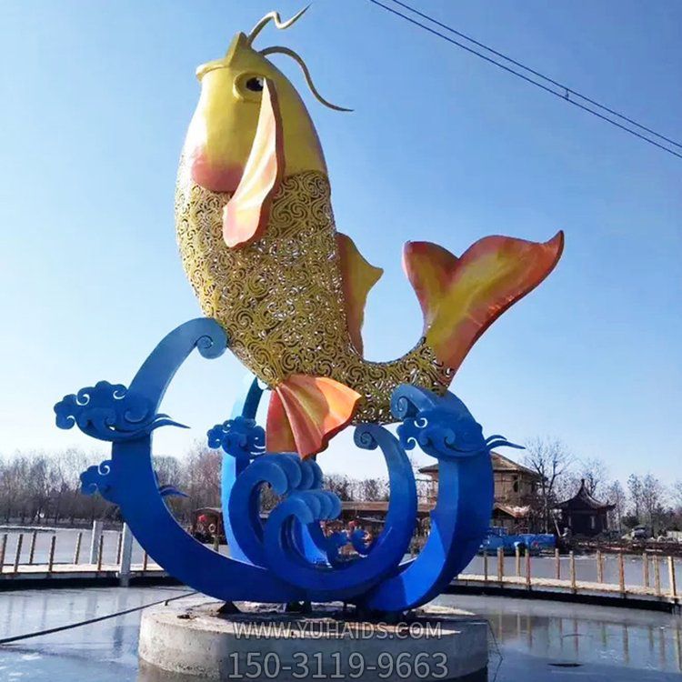 不銹鋼鯉魚雕塑，大型鯉魚躍水景觀雕塑