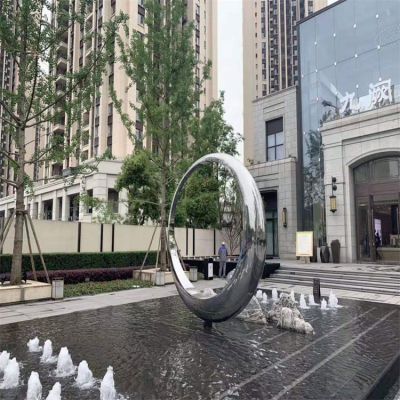 不銹鋼鏡面圓環(huán)景觀雕塑，園林水景噴泉裝飾景觀