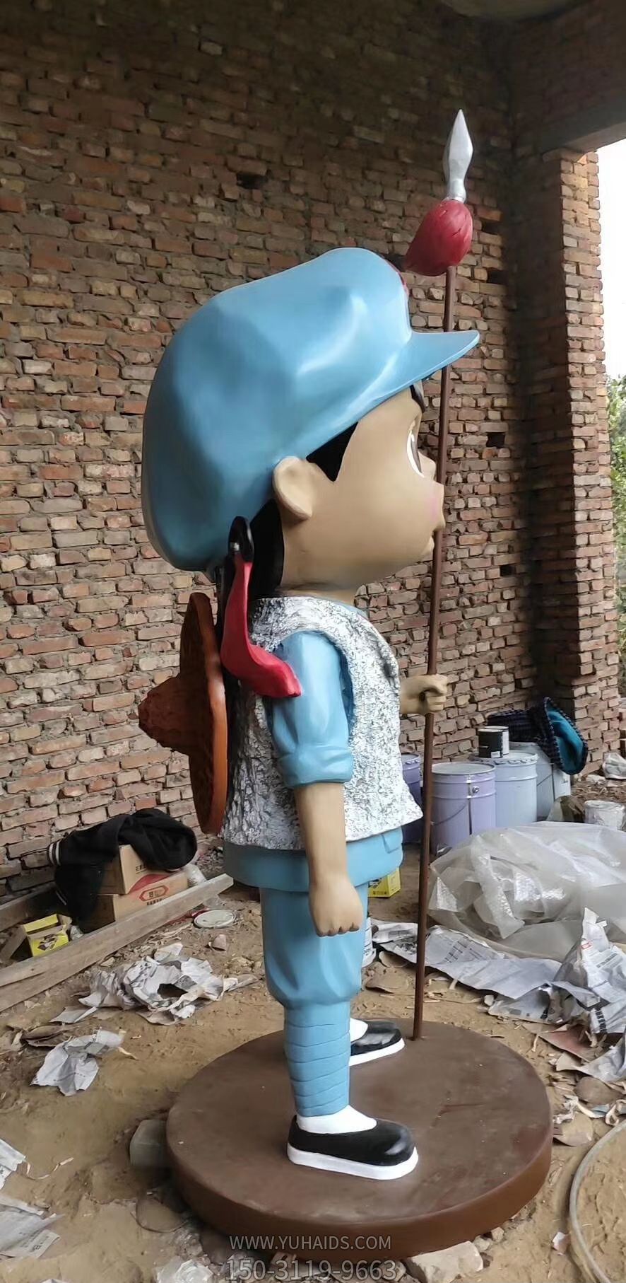 景區(qū)戶(hù)外玻璃鋼童趣小八路軍雕塑