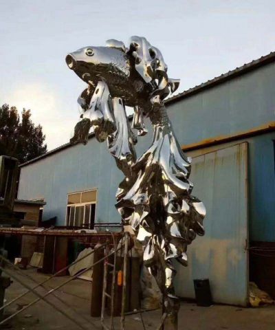 酒店商廈一只大號(hào)鯉魚(yú)躍龍門不銹鋼魚(yú)雕塑