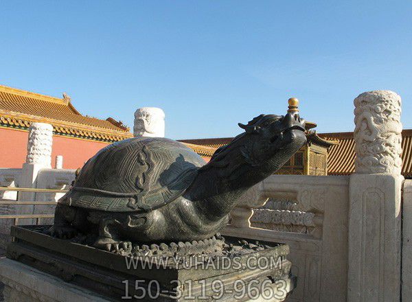 景區(qū)擺放的黑色的玻璃鋼創(chuàng)意龍龜?shù)袼?>
                                <h2>景區(qū)擺放的黑色的玻璃鋼創(chuàng)意龍龜?shù)袼?參數(shù)說明</h2>
                                                                        <table>
                                      <tr>
                                        <th>產(chǎn)品標(biāo)題</th>
                                        <td>景區(qū)擺放的黑色的玻璃鋼創(chuàng)意龍龜?shù)袼?/td>
                                      </tr>
                                      <tr>
                                        <th>發(fā)布時(shí)間</th>
                                        <td>2023-06-07 19:16</td>
                                      </tr>
                                      <tr>
                                        <th>價(jià)格</th>
                                        <td><span>電話咨詢</td>
                                      </tr>
                                                                              <tr>
                                          <th>雕刻內(nèi)容</th>
                                          <td>龍、龍龜</td>
                                        </tr>
                                                                              <tr>
                                          <th>制作材質(zhì)</th>
                                          <td>玻璃鋼</td>
                                        </tr>
                                                                          </table>
                                <h2>景區(qū)擺放的黑色的玻璃鋼創(chuàng)意龍龜?shù)袼?詳細(xì)說明</h2>
                                <p>玉海雕塑是一家綜合性的雕塑公司，擁有多款景區(qū)擺放的黑色的玻璃鋼創(chuàng)意龍龜?shù)袼苣Ｐ?，可加工定制多種景區(qū)擺放的黑色的玻璃鋼創(chuàng)意龍龜?shù)袼埽С植馁|(zhì)、樣式、風(fēng)格、尺寸大小等方面的調(diào)整修改定制。我們所加工制作的景區(qū)擺放的黑色的玻璃鋼創(chuàng)意龍龜?shù)袼苜|(zhì)優(yōu)價(jià)廉，遍布全國多個(gè)省市地區(qū)，想要了解更多案例圖片，請電話或微信咨詢。材質(zhì)、大小、樣式等都可以按需定制，還可根據(jù)您提供給的景區(qū)擺放的黑色的玻璃鋼創(chuàng)意龍龜?shù)袼軜訄D進(jìn)行制作！如有相關(guān)需求，歡迎致電（微信同號）：<span>150-3119-9663</span></p>
                                                                <div   class=