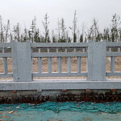城市河道邊裝飾大理石雕刻防護(hù)欄桿；欄板
