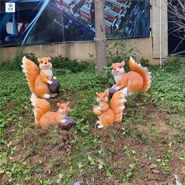 玻璃鋼小松鼠，園林小動物擺件雕塑