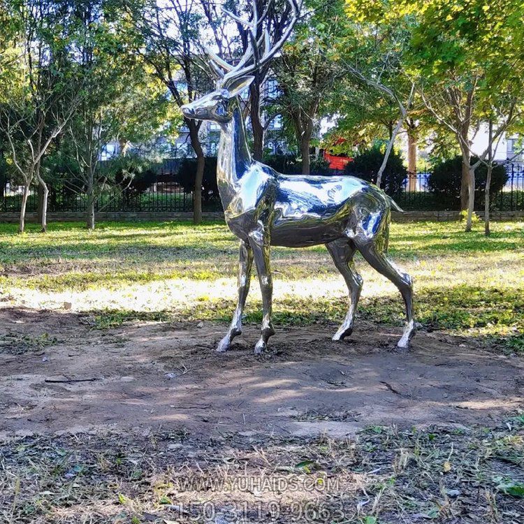 不銹鋼鏡面鹿，園林梅花鹿動(dòng)物擺件雕塑