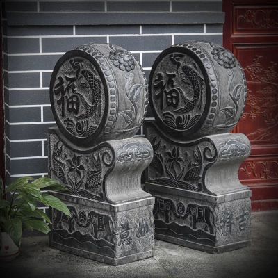 古建門(mén)口抱鼓石，黑色大理石雕刻