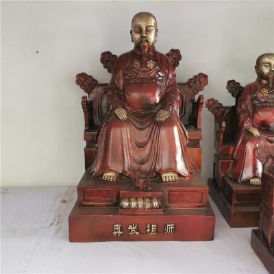 真武祖師坐姿銅像，紫銅紅色端坐的真武祖師鑄銅雕塑像