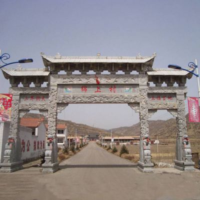 新農(nóng)村建設(shè)村口擺放青石浮雕仿古建筑三門(mén)石牌坊