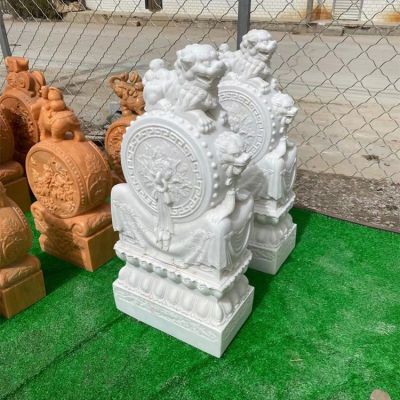 大理石獅子抱鼓石門墩，漢白玉、晚霞紅等石材雕刻