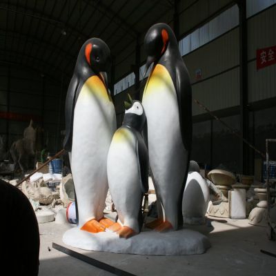 大型玻璃鋼仿真企鵝，一家三口企鵝雕塑