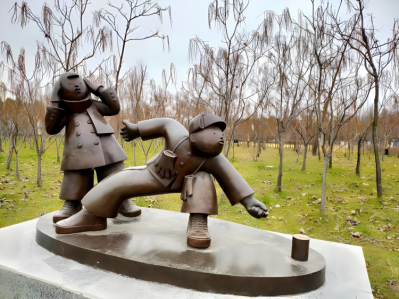 公園戶(hù)外玻璃鋼仿銅放鞭炮的情景組合小品雕塑